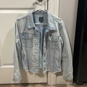 Jean Jacket NEVER been worn size Medium!